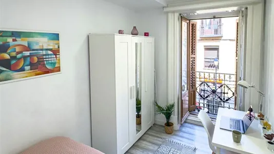 Rooms in Madrid Centro - photo 2