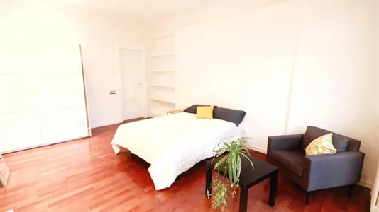 Rooms in Barcelona Eixample - photo 2