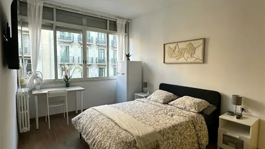 Rooms in Barcelona Eixample - photo 2