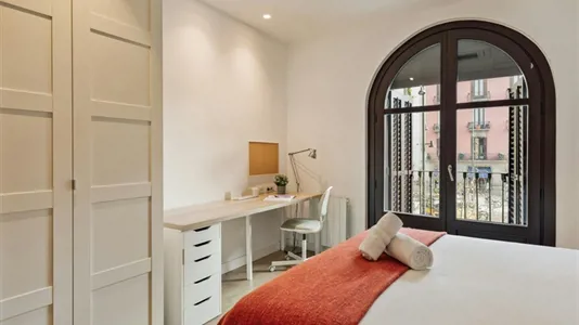 Rooms in Barcelona Eixample - photo 3