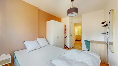 Room for rent in Nanterre, Île-de-France