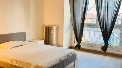 Room for rent in Milano Zona 8 - Fiera, Gallaratese, Quarto Oggiaro, Milan