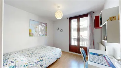 Room for rent in Pau, Nouvelle-Aquitaine