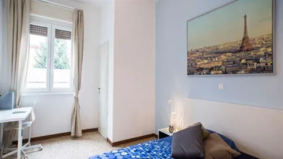 Room for rent in Milano Zona 8 - Fiera, Gallaratese, Quarto Oggiaro, Milan