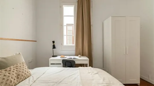 Rooms in Barcelona Ciutat Vella - photo 3