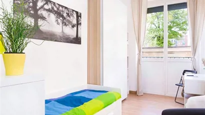 Room for rent in Milano Zona 9 - Porta Garibaldi, Niguarda, Milan