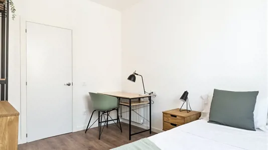 Rooms in Barcelona Eixample - photo 2