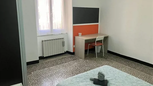 Rooms in Genoa - photo 1