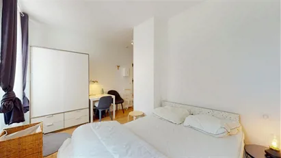 Room for rent in Fontainebleau, Île-de-France