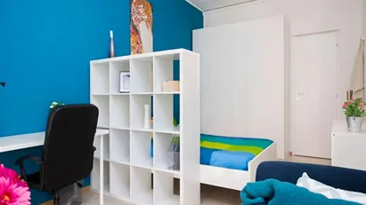Room for rent in Milano Zona 8 - Fiera, Gallaratese, Quarto Oggiaro, Milan Room for rent in Milano Zona 8 - Fiera, Gallaratese, Quarto Oggiaro, Milan
