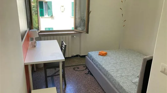 Rooms in Genoa - photo 1