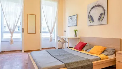 Room for rent in Milano Zona 6 - Barona, Lorenteggio, Milan