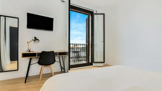 Rooms in Barcelona Ciutat Vella - photo 2