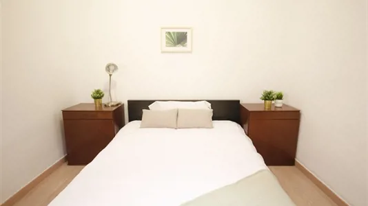 Rooms in Barcelona Eixample - photo 2