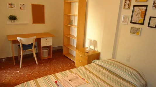 Rooms in Córdoba - photo 1