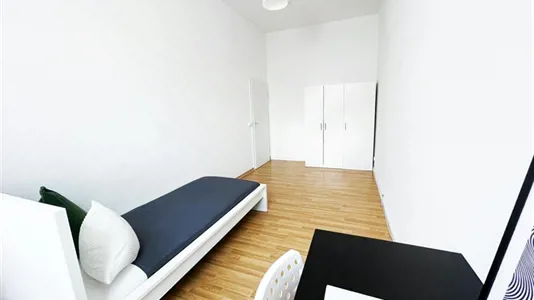 Rooms in Berlin Charlottenburg-Wilmersdorf - photo 2