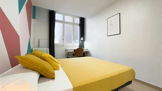 Rooms in Barcelona Ciutat Vella - photo 2