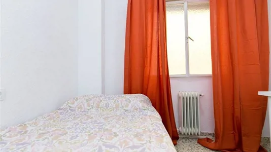 Rooms in Granada - photo 1