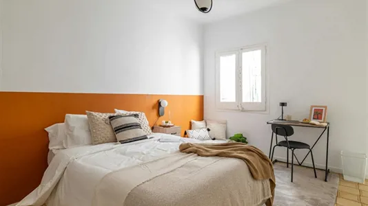 Rooms in Barcelona Ciutat Vella - photo 3