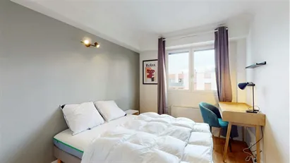 Room for rent in Le Raincy, Île-de-France