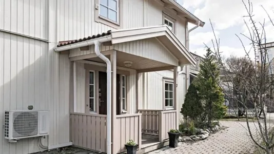 Houses in Huddinge - photo 1