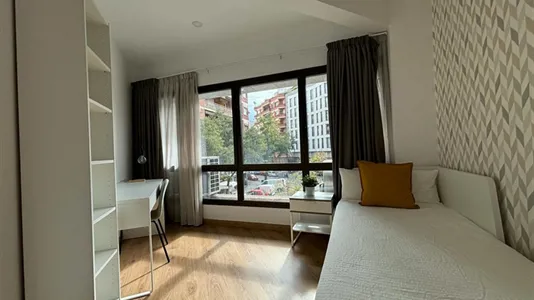 Rooms in Barcelona Eixample - photo 2