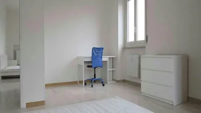 Room for rent in Milano Zona 6 - Barona, Lorenteggio, Milan