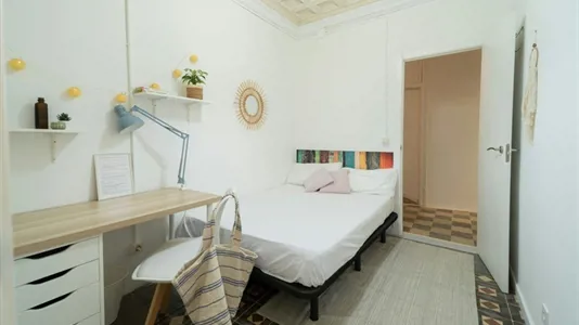 Rooms in Barcelona Ciutat Vella - photo 2