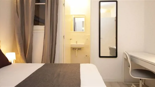 Rooms in Barcelona Eixample - photo 2