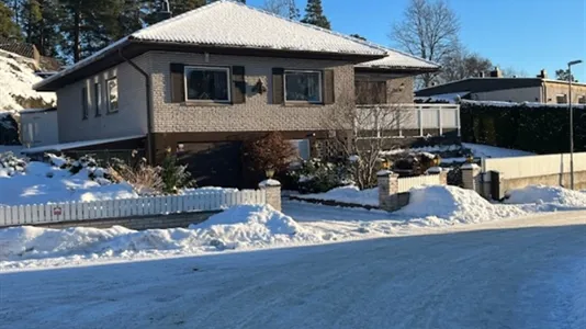 Houses in Botkyrka - photo 1