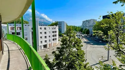 Room for rent in Grenoble, Auvergne-Rhône-Alpes