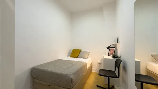 Rooms in Barcelona Ciutat Vella - photo 1