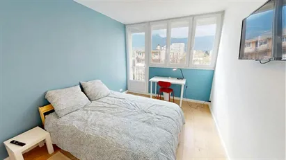 Room for rent in Grenoble, Auvergne-Rhône-Alpes