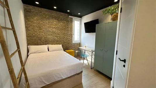 Rooms in Valencia Ciutat Vella - photo 1