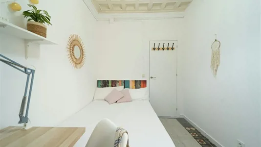 Rooms in Barcelona Ciutat Vella - photo 1