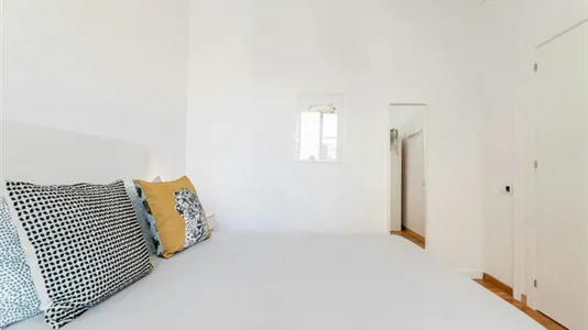 Rooms in Barcelona Eixample - photo 2