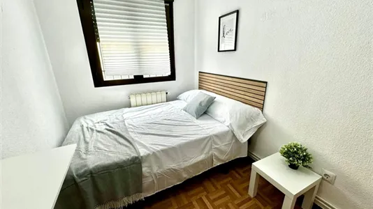 Rooms in Madrid Carabanchel - photo 1