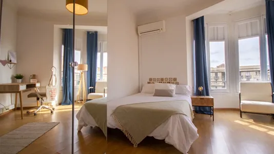 Rooms in Barcelona Eixample - photo 2