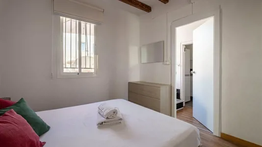 Rooms in Barcelona Ciutat Vella - photo 3