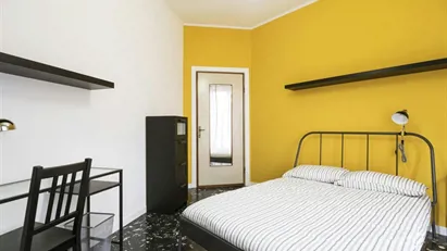 Room for rent in Milano Zona 6 - Barona, Lorenteggio, Milan