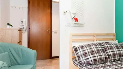 Room for rent in Milano Zona 5 - Vigentino, Chiaravalle, Gratosoglio, Milan