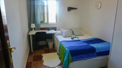 Room for rent in Hacienda de Su Eminencia, Andalucía