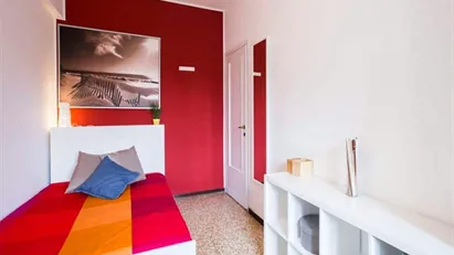 Room for rent in Milano Zona 8 - Fiera, Gallaratese, Quarto Oggiaro, Milan