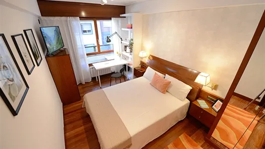 Rooms in Bilbao - photo 1