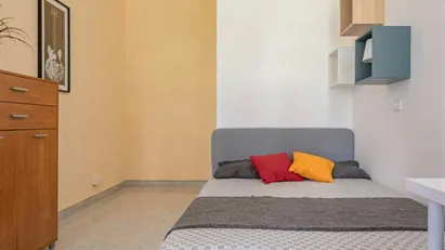 Room for rent in Milano Zona 6 - Barona, Lorenteggio, Milan