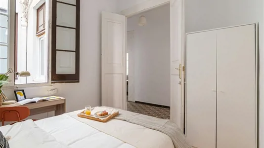 Rooms in Barcelona Ciutat Vella - photo 2