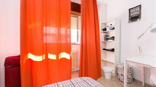 Rooms in Granada - photo 2