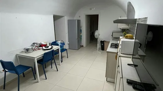 Rooms in Napoli Municipalità 2 - photo 3