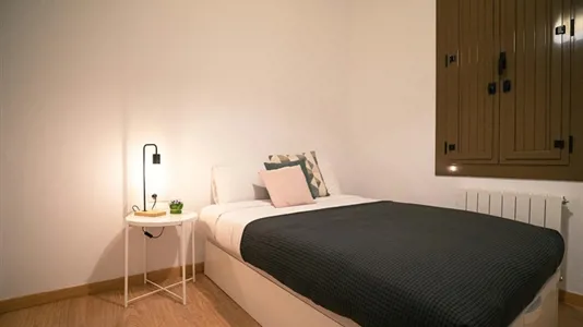 Rooms in Barcelona Ciutat Vella - photo 1