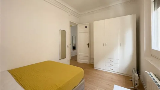 Rooms in Barcelona Ciutat Vella - photo 2